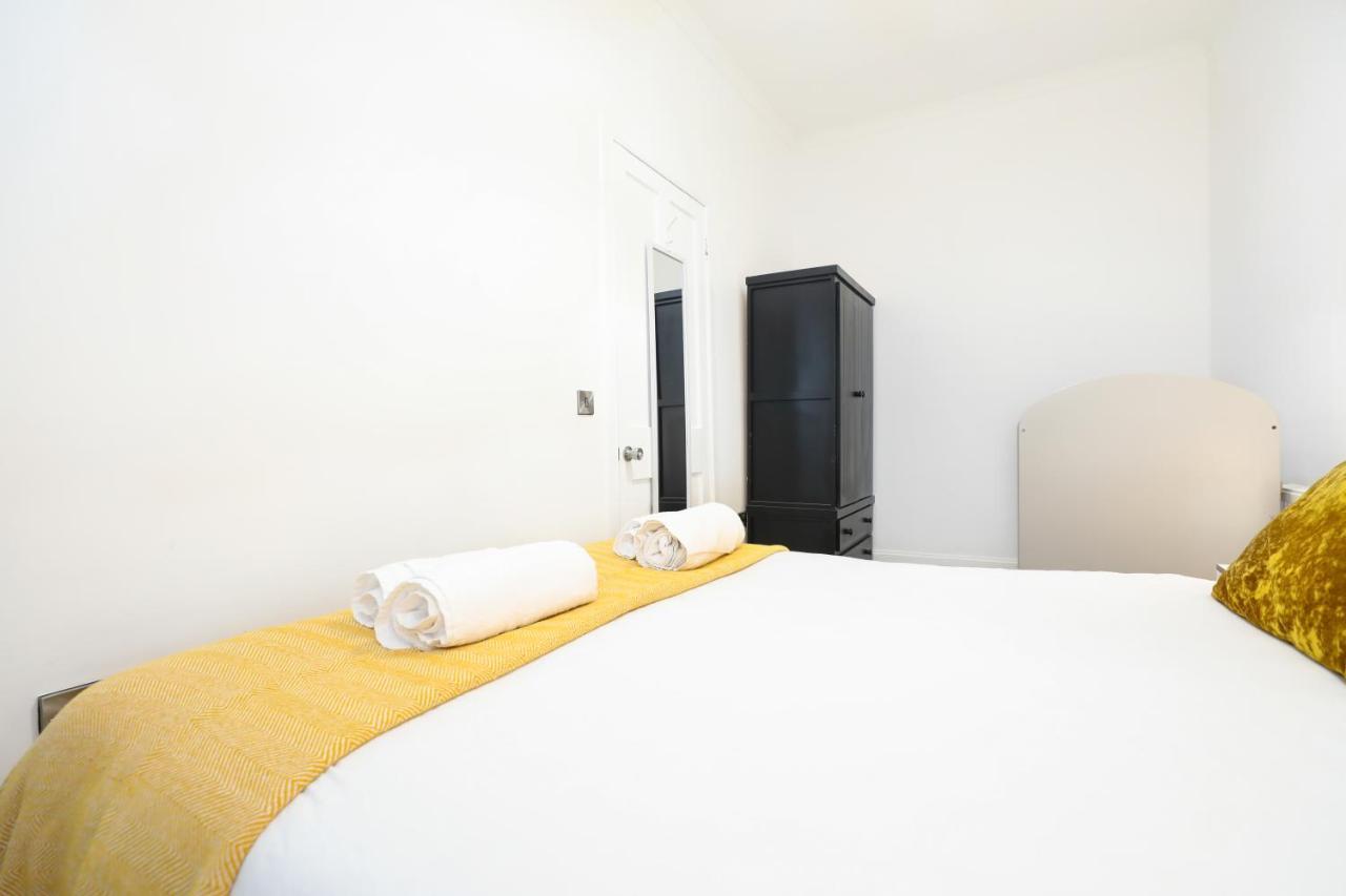 Stunning Modern 3 Bedroom Apartment Edinburgh Exterior foto